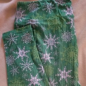 EUC Lularoe TC2 leggings, Green Snowflake